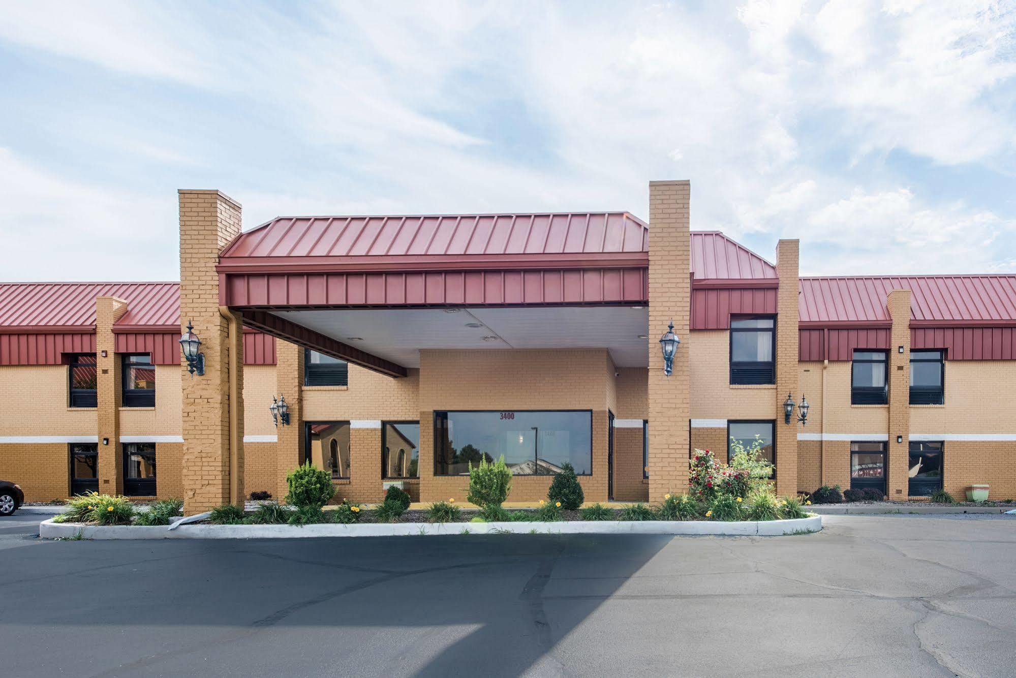 Cardinal Inn & Suites Muncie Extérieur photo