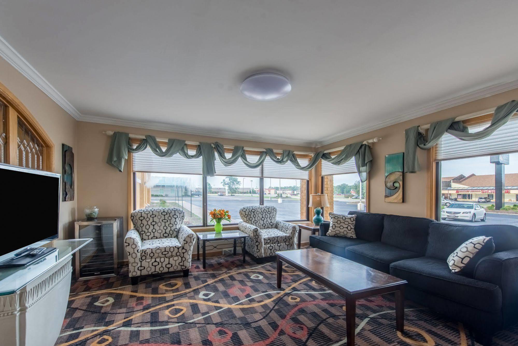Cardinal Inn & Suites Muncie Extérieur photo