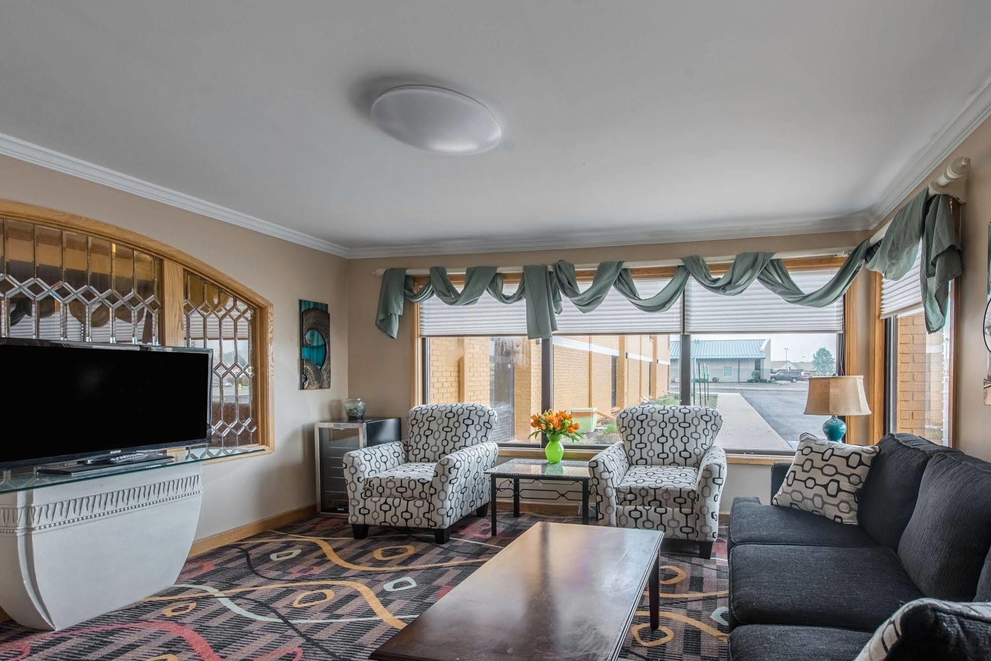 Cardinal Inn & Suites Muncie Extérieur photo