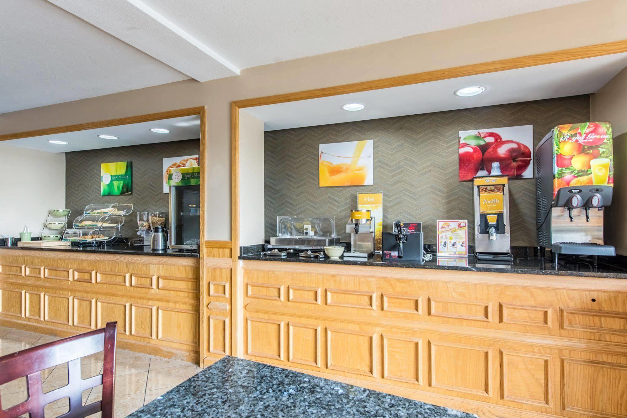 Cardinal Inn & Suites Muncie Extérieur photo