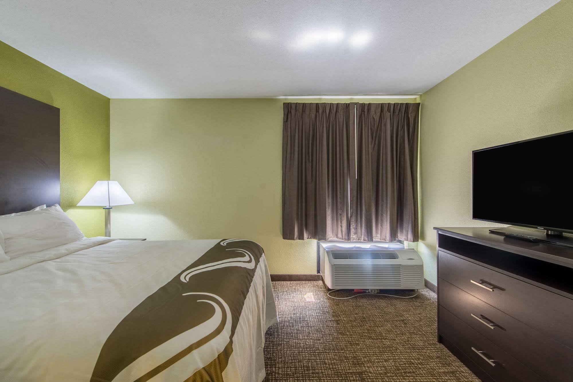 Cardinal Inn & Suites Muncie Extérieur photo
