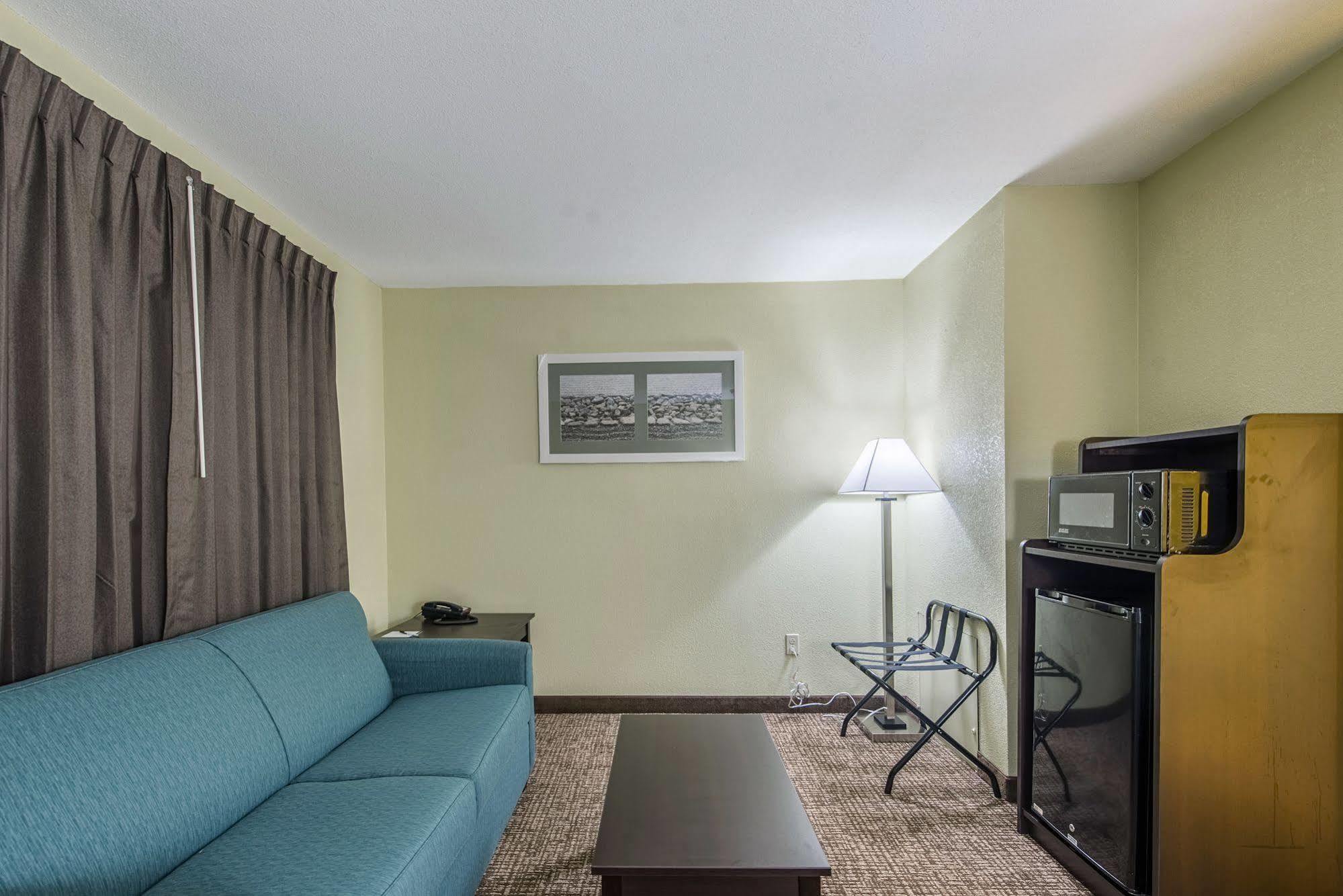 Cardinal Inn & Suites Muncie Extérieur photo